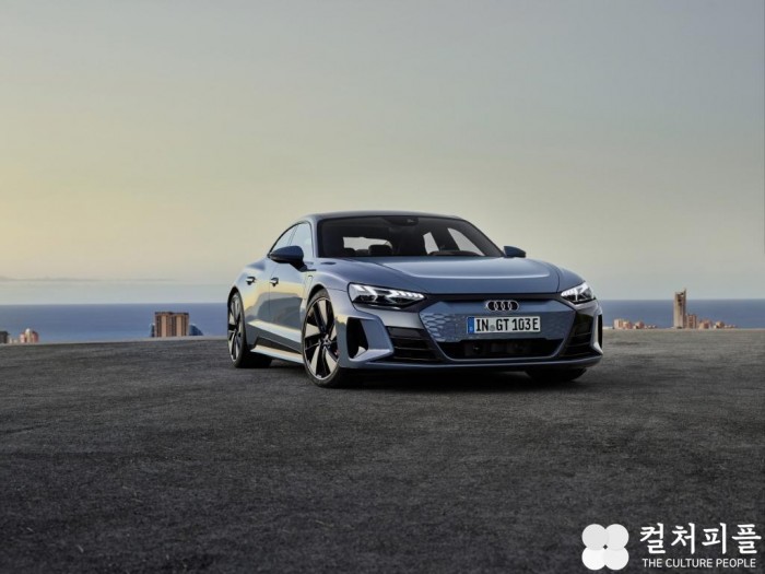 아우디, 순수 전기 그란투리스모 ‘아우디 e-트론 GT’ 온라인 월드프리미어 공개