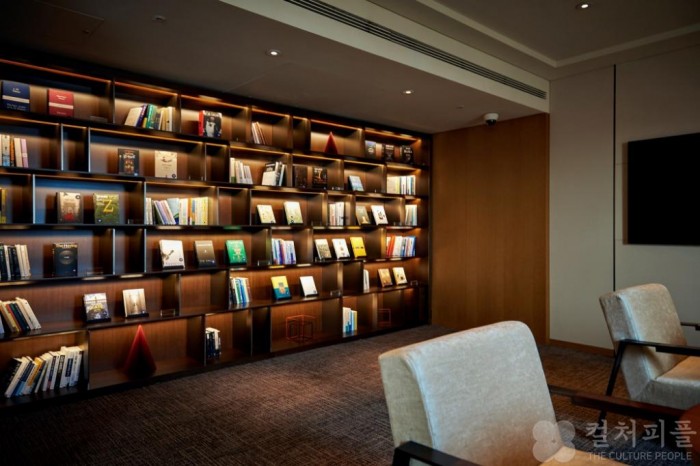 호텔 공간 지속 변신...신라호텔 서울, '호텔 속 작은 도서관' 연다
