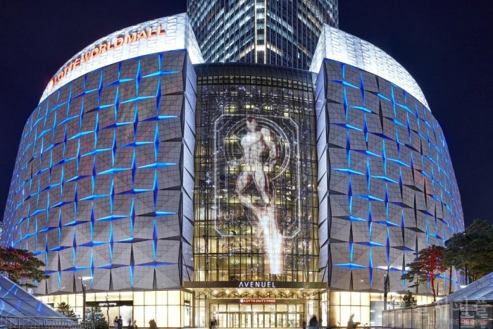 "아이언맨에 디즈니까지?" 롯데월드타워에서 핼러윈 라이브 축제 즐기자!