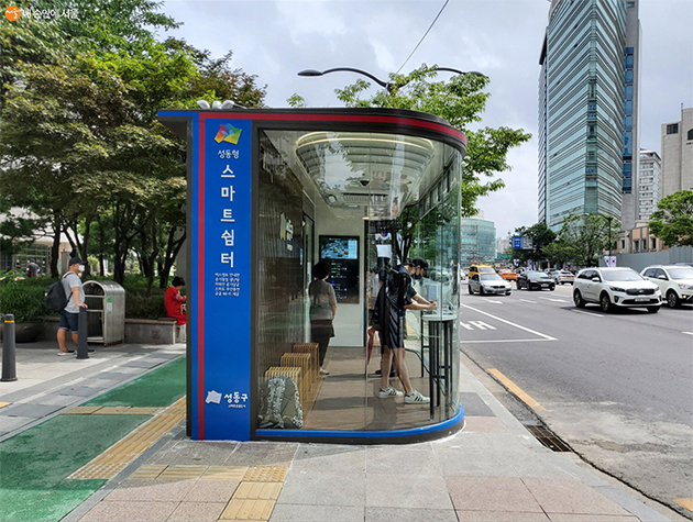 충전, 와이파이, 음악..."버스 기다리는 시간이 즐거워진다"