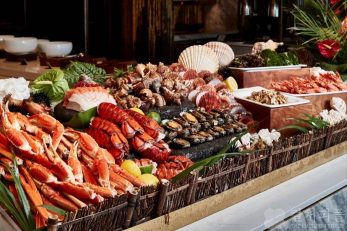 파라다이스호텔 부산, ‘여름 특선 뷔페’ 실시..."해외 휴양지 온 듯한 트로피컬·씨푸드