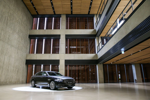 ‘제네시스 수지’ 제네시스 전용 전시관 문을 연다.