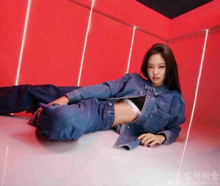 캘빈클라인(Calvin Klein)과 블랙핑크 제니의 관능 비주얼...전국민 심쿵하게 만든