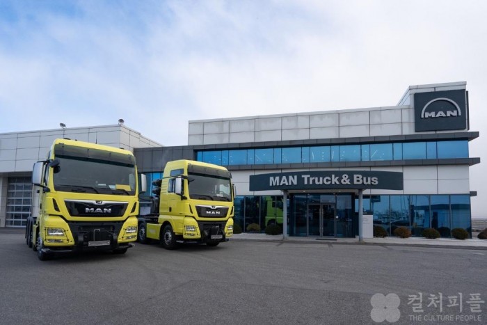 만트럭버스코리아, 250톤 견인 능력 갖춘 국내 최고 등급 고하중 트랙터 인도