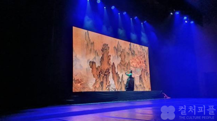 디지털로 복원된 조선시대 3대 거장(안견, 정선, 김홍도)의 작품...춤의 컬래버레이션