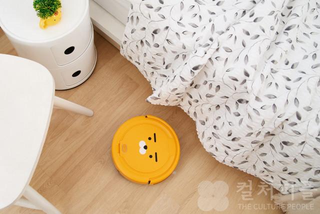 카카오프렌즈 콜라보 ‘아이클레보 라이언 로봇청소기’ 주목