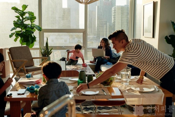 어디서나 일하는 시대...에어비앤비, 내년 8월말까지 ‘리모트 워크’ 확대