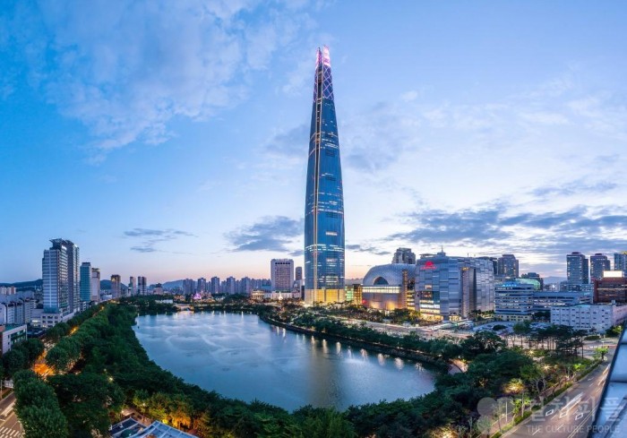 534m 최정상서 비박, 야외 월드파크 잔디광장에서 차박하자! 롯데월드타워, 힐링 캠핑장으