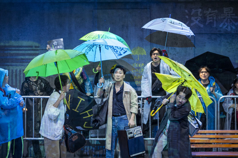 연극 '굿모닝 홍콩' 공연 모습. <국립정동극장 제공>