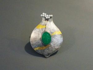 아름다운 장신구로 행복을 전하다