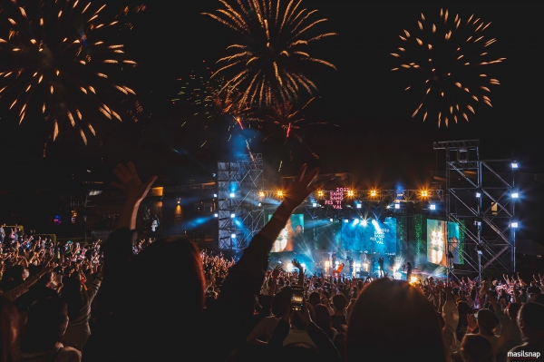 순도 100% 공연… 떼창이 돌아왔다