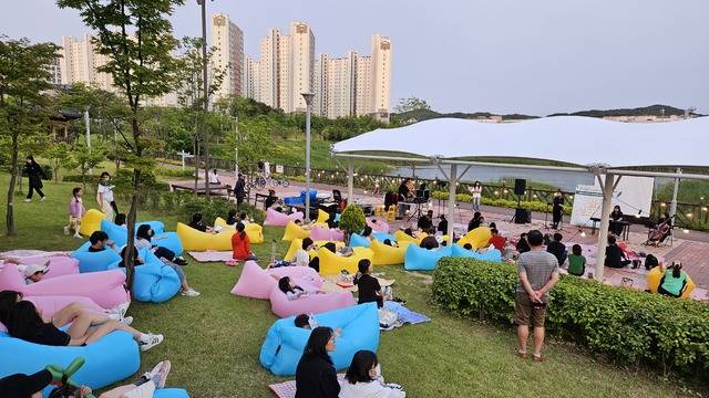 ▲ 충북문화재단 '구석구석 문화배달' 별멍 피크닉 행사 사진. /충북문화재단 제공