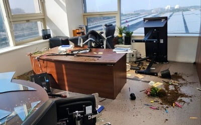 무단외출 막았다고…임원실 때려 부순 현대차노조